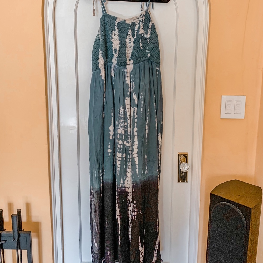 Blue tie dye maxi dress